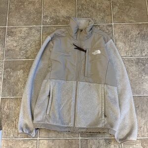 The North Face Men's Light Gray Fleece Jacket